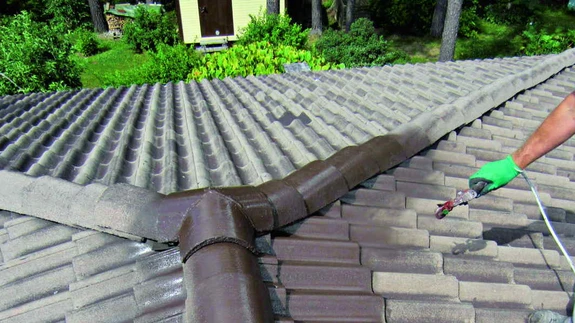 Kivikatuse värvimine