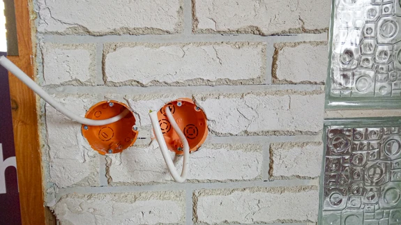 Juhtmed võib tarbimiskohtadesse ise välja vedada, aga ühendamine tasub jätta spetsialisti hooleks.